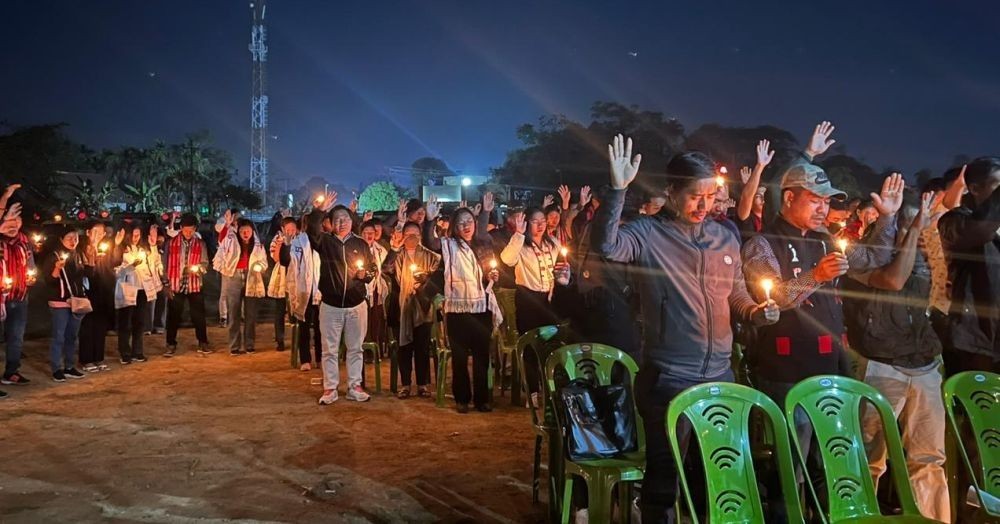 Citizens of Dimapur during the candle light vigil in solidarity of the Oting incident at  the Konyak Community Centre, Purana Bazaar on December 4 (Morung Photo).